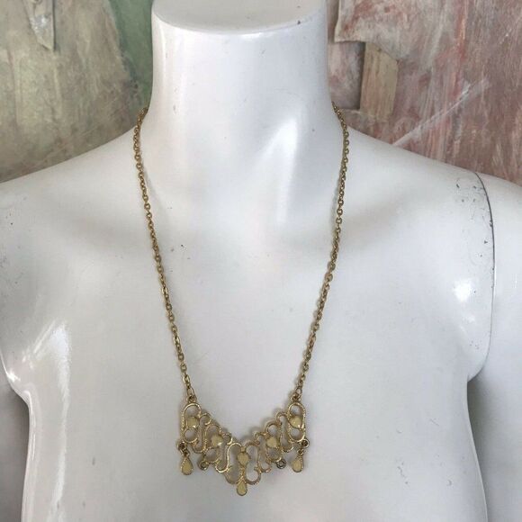 Costume Heart Pendant Bib Necklace Jewelry - Picture 7 of 7